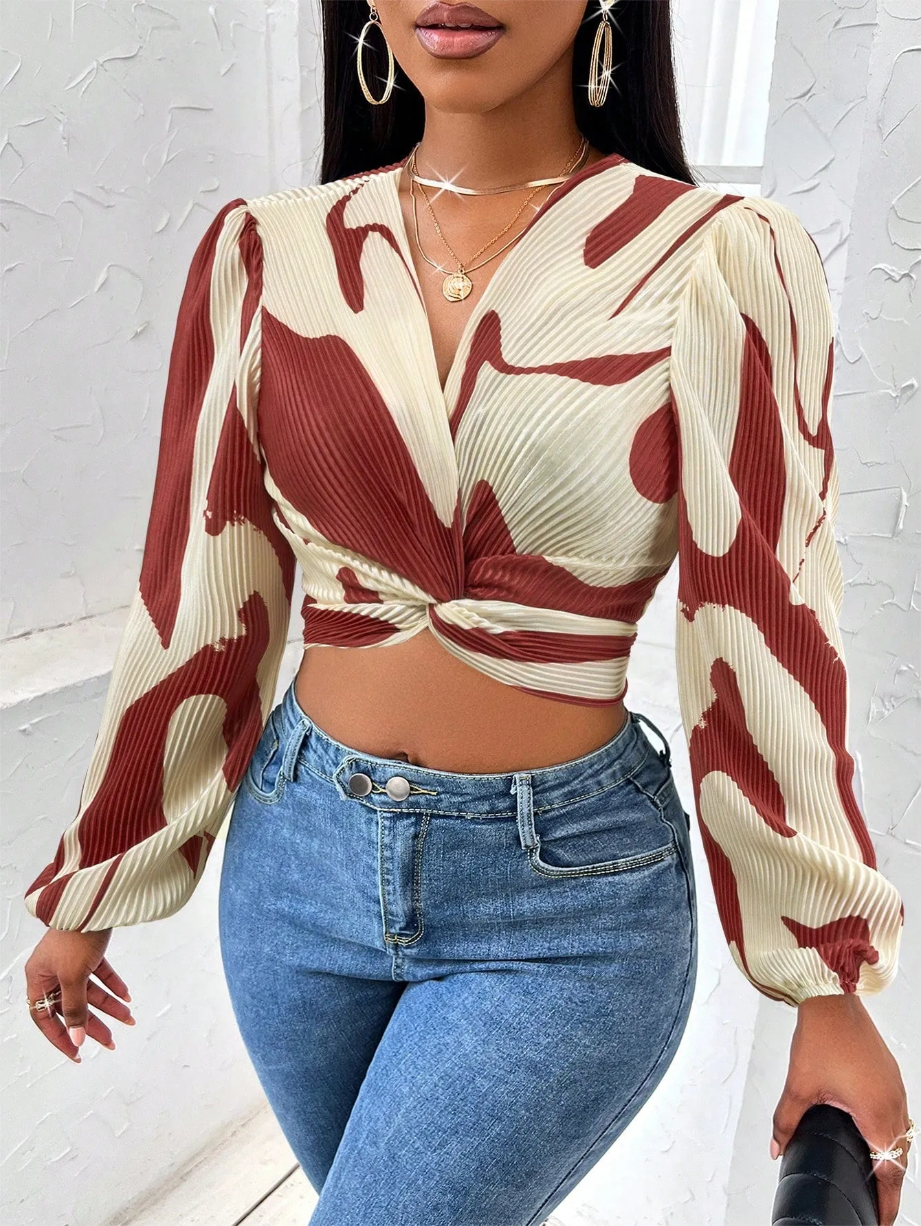 Graphic Print Twist Front Crop Blouse